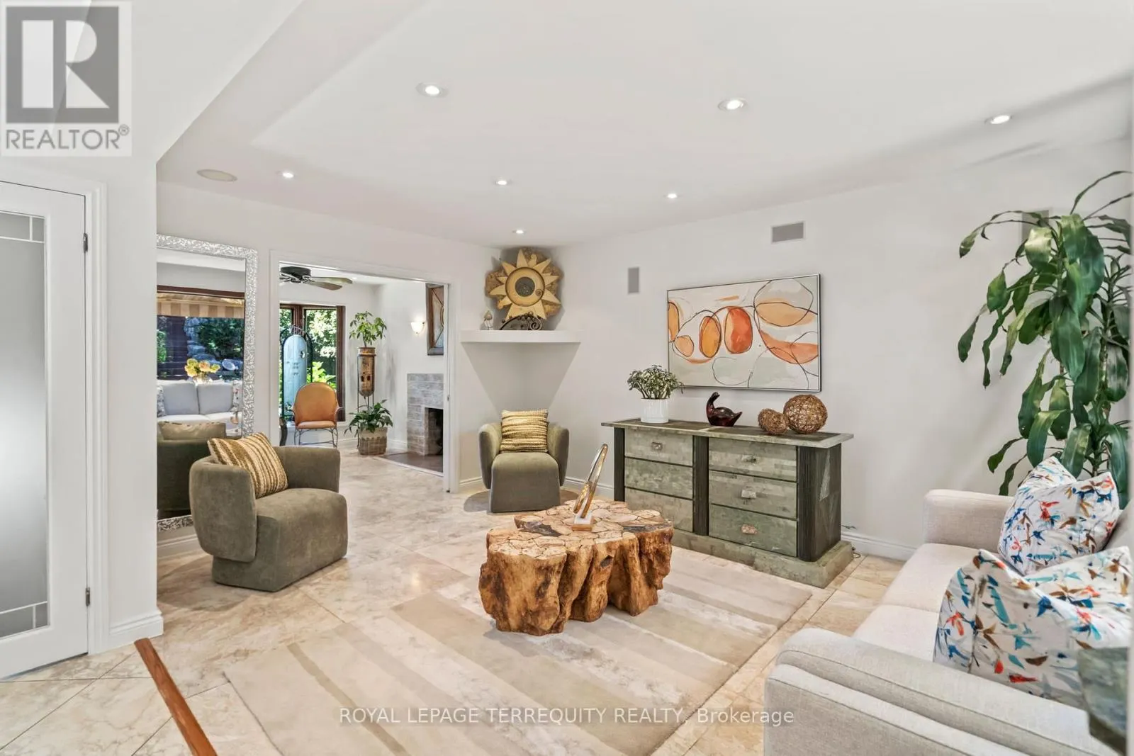 50 SKYVIEW CRESCENT