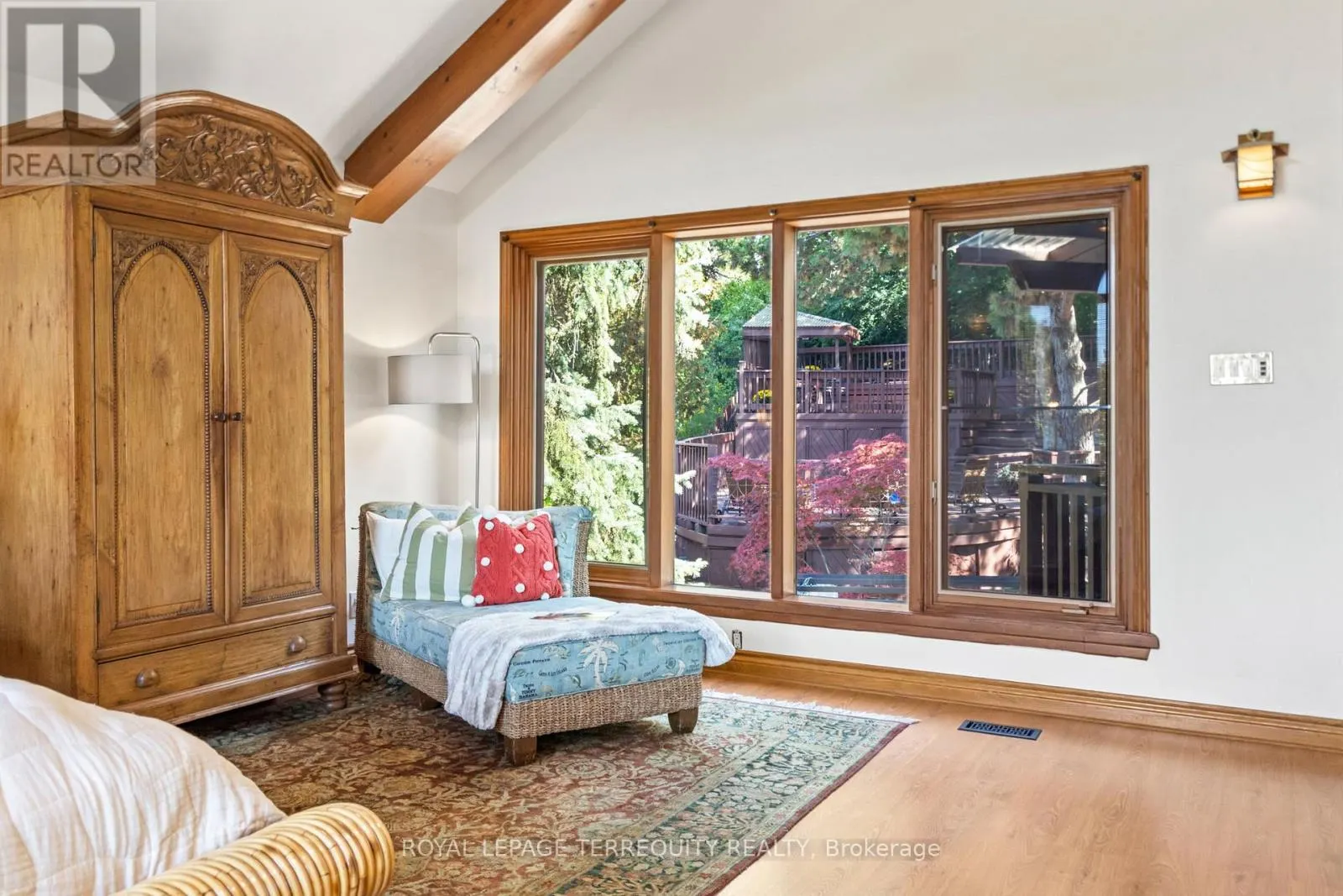 50 SKYVIEW CRESCENT