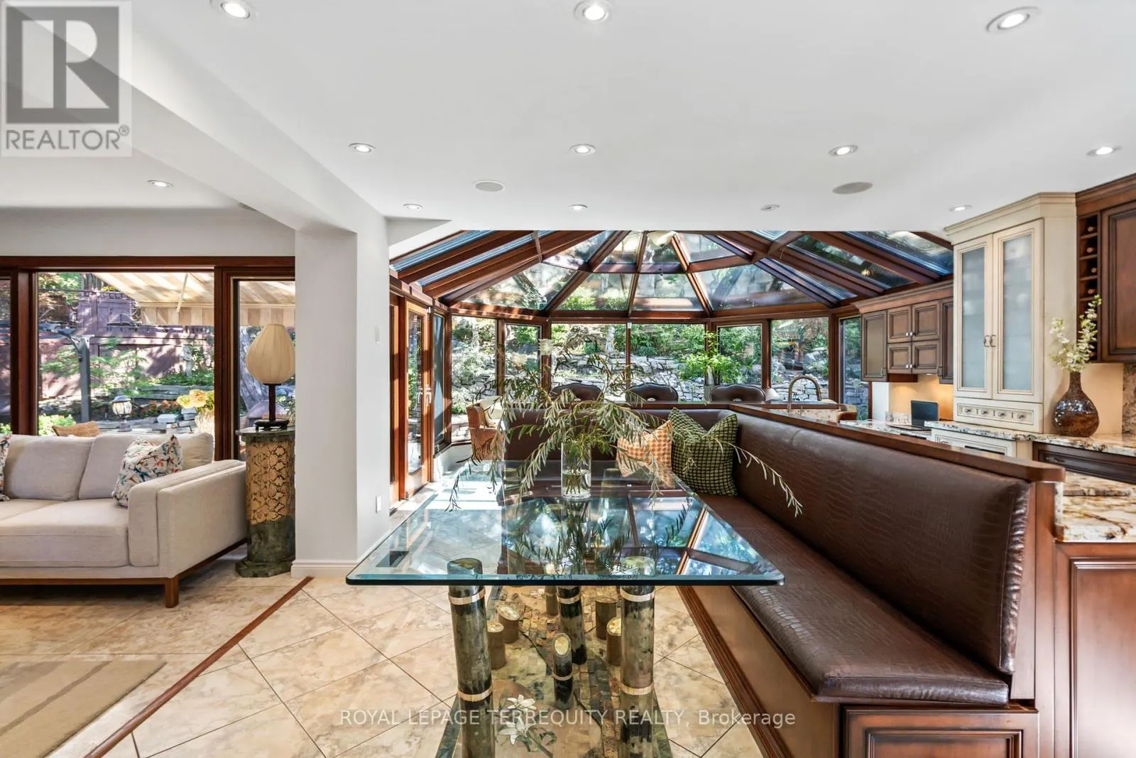 50 SKYVIEW CRESCENT