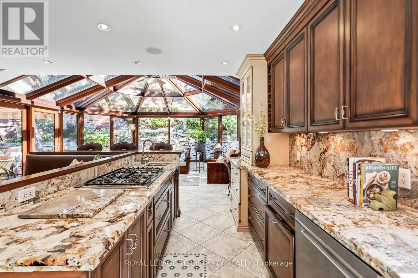 50 SKYVIEW CRESCENT