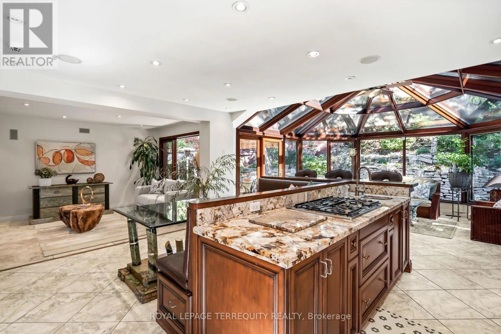 50 SKYVIEW CRESCENT
