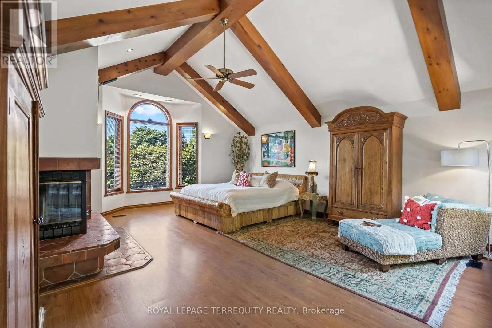 50 SKYVIEW CRESCENT