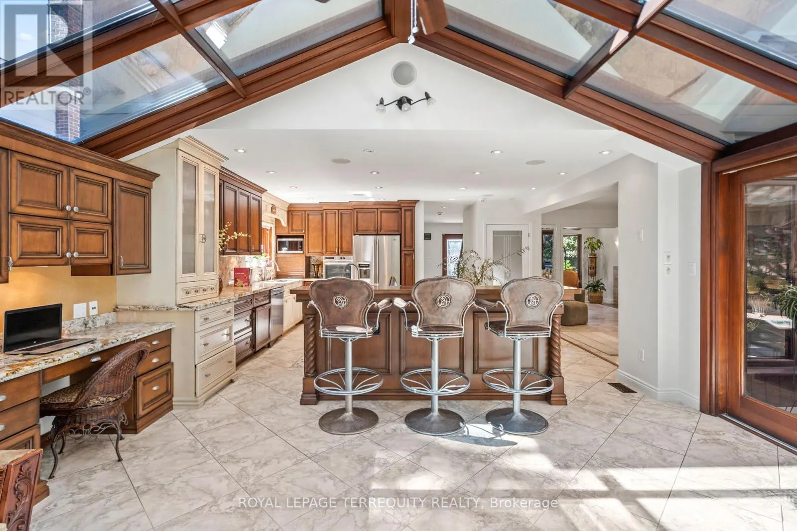50 SKYVIEW CRESCENT