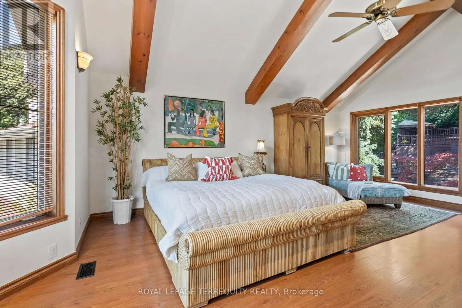 50 SKYVIEW CRESCENT