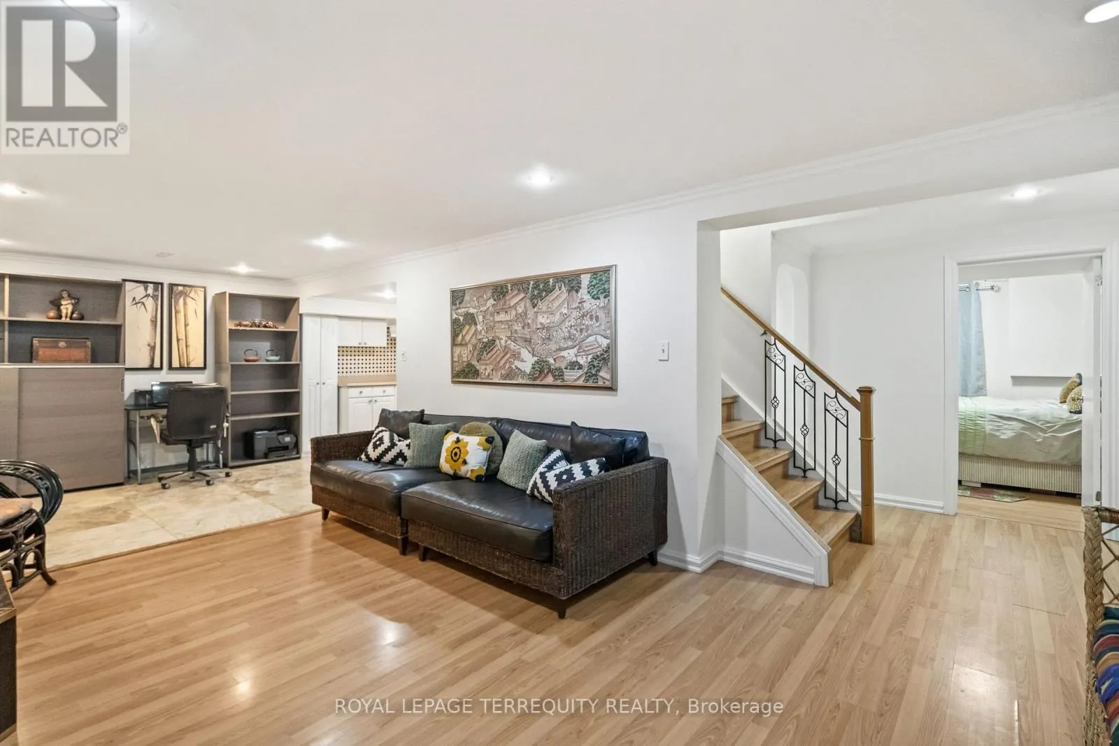 50 SKYVIEW CRESCENT