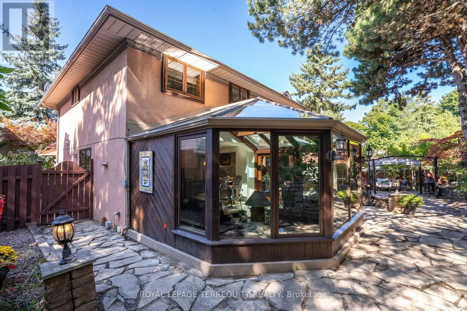 50 SKYVIEW CRESCENT