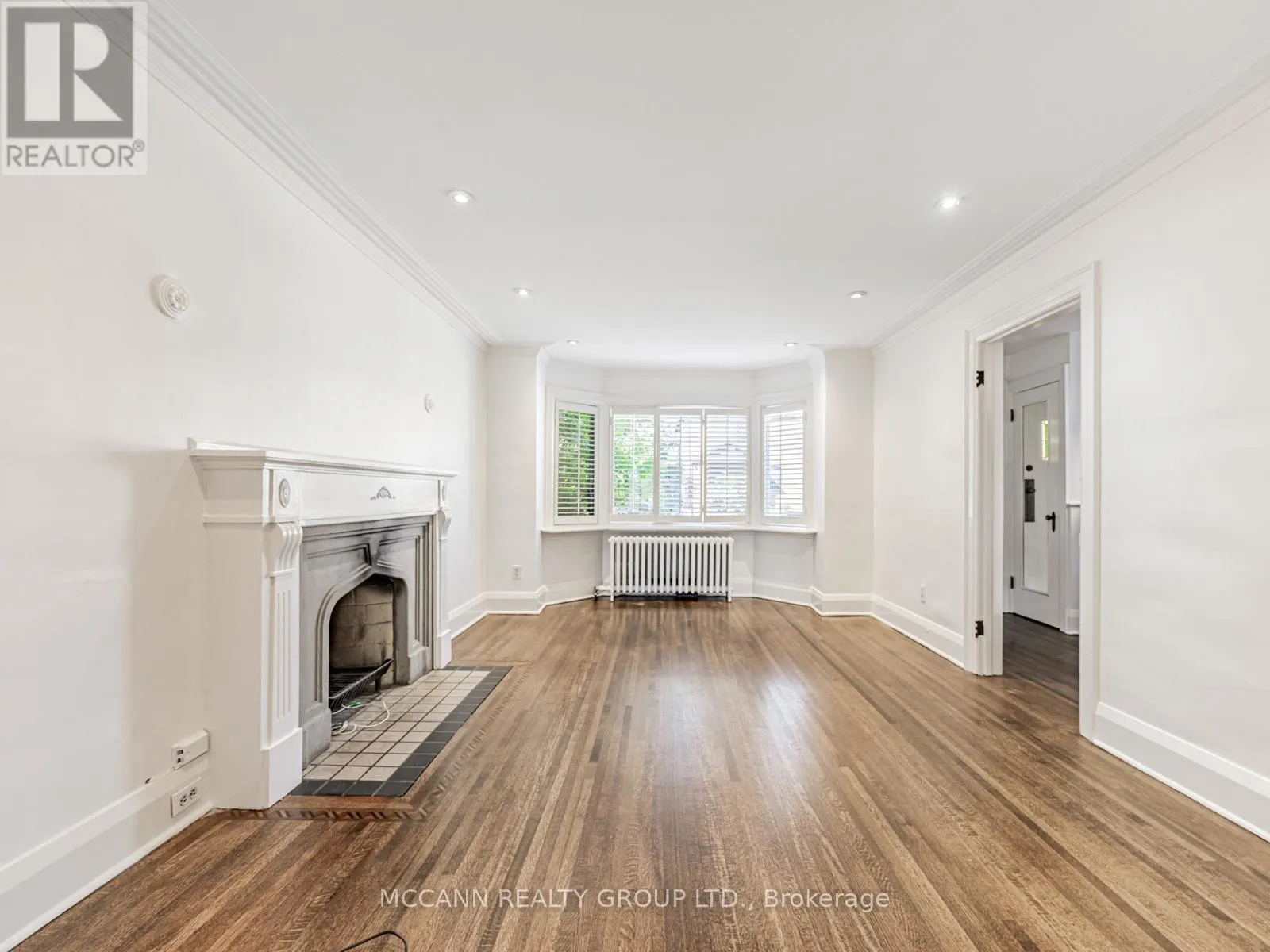 105 RONAN AVENUE