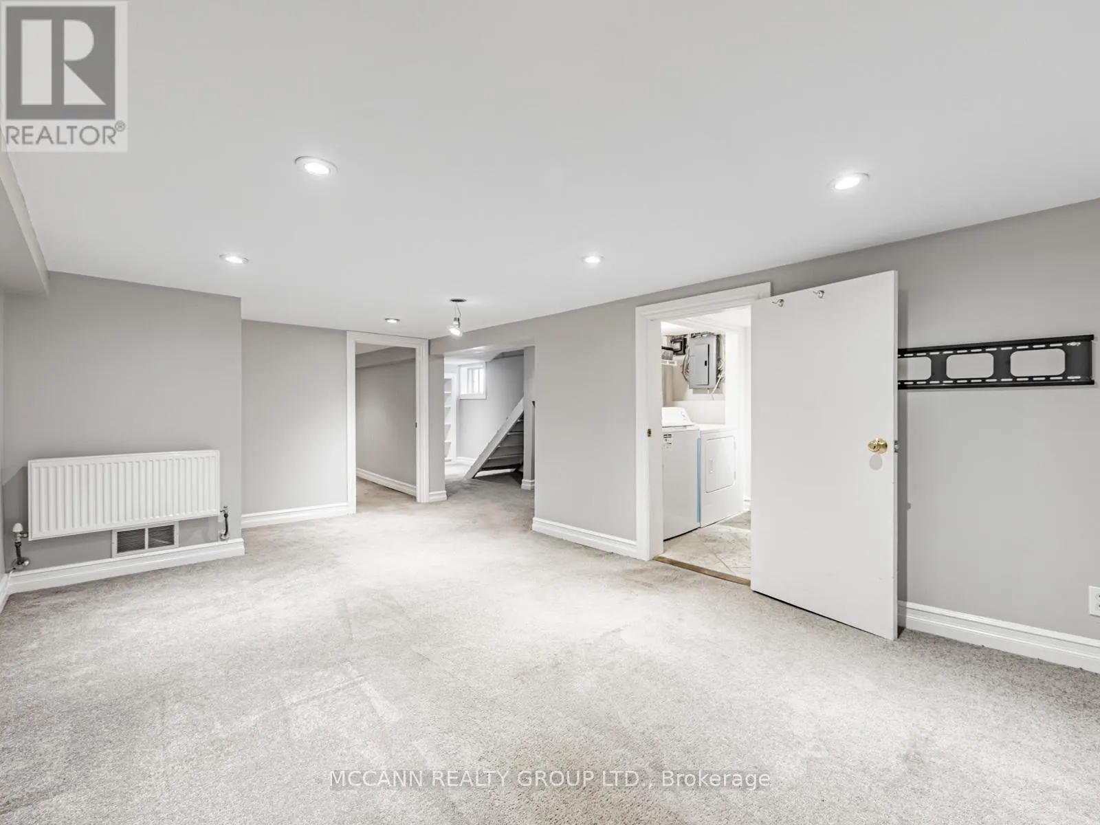 105 RONAN AVENUE
