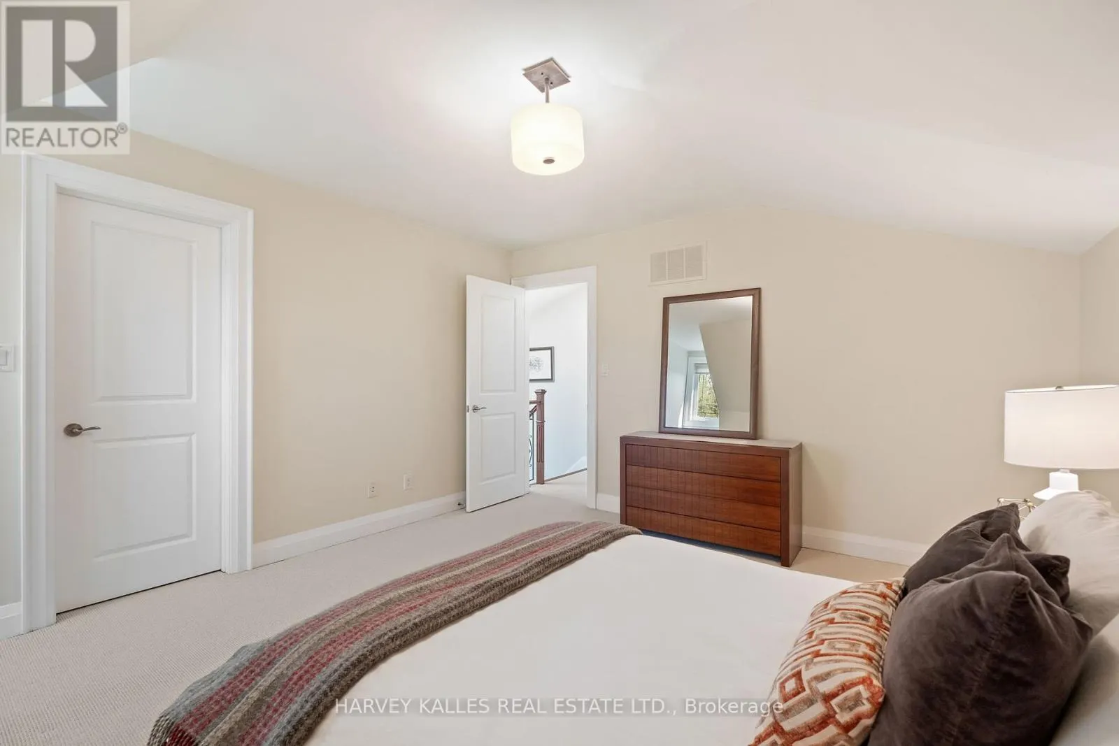 487 SPADINA ROAD