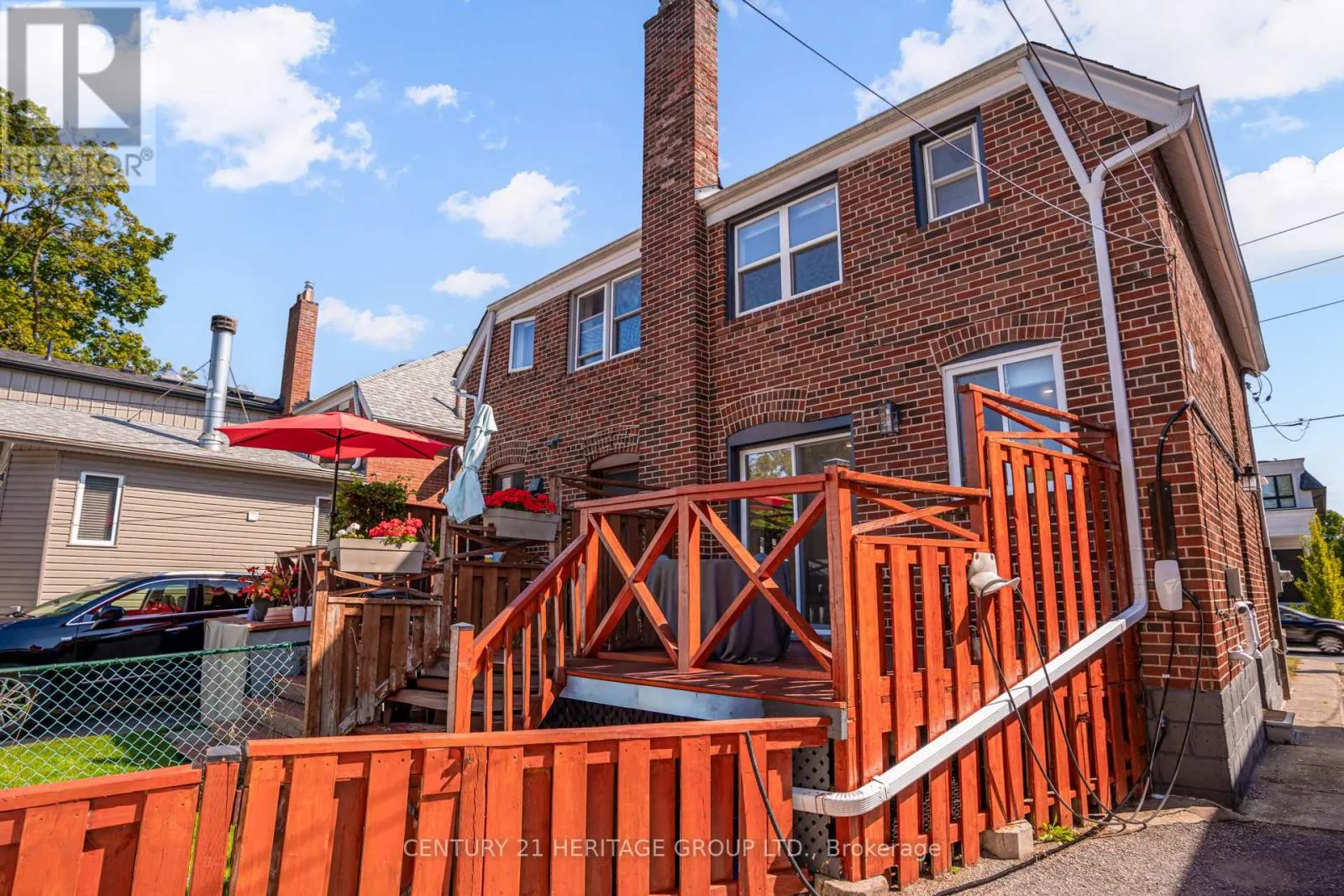 576 BROADWAY AVENUE