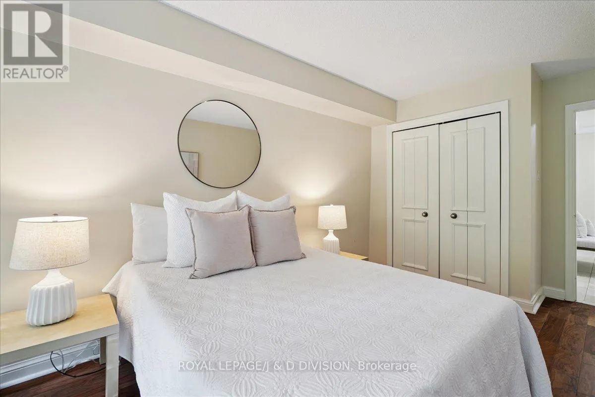 319 - 3800 YONGE STREET