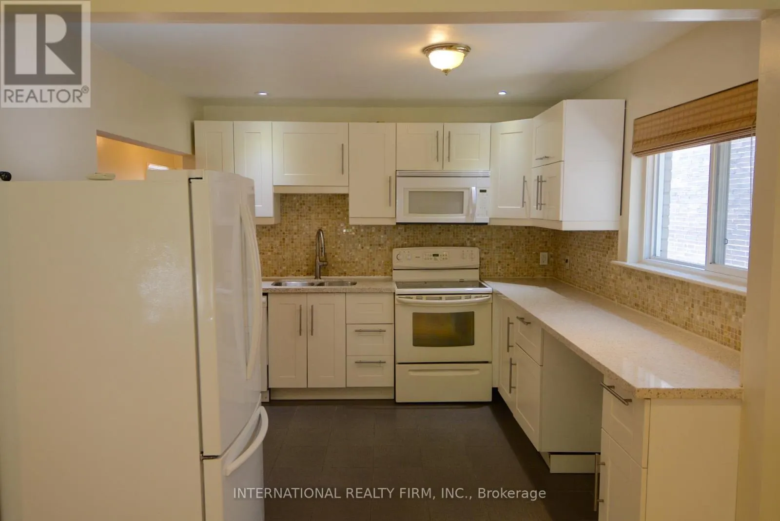 MAIN - 277 GLENFOREST ROAD