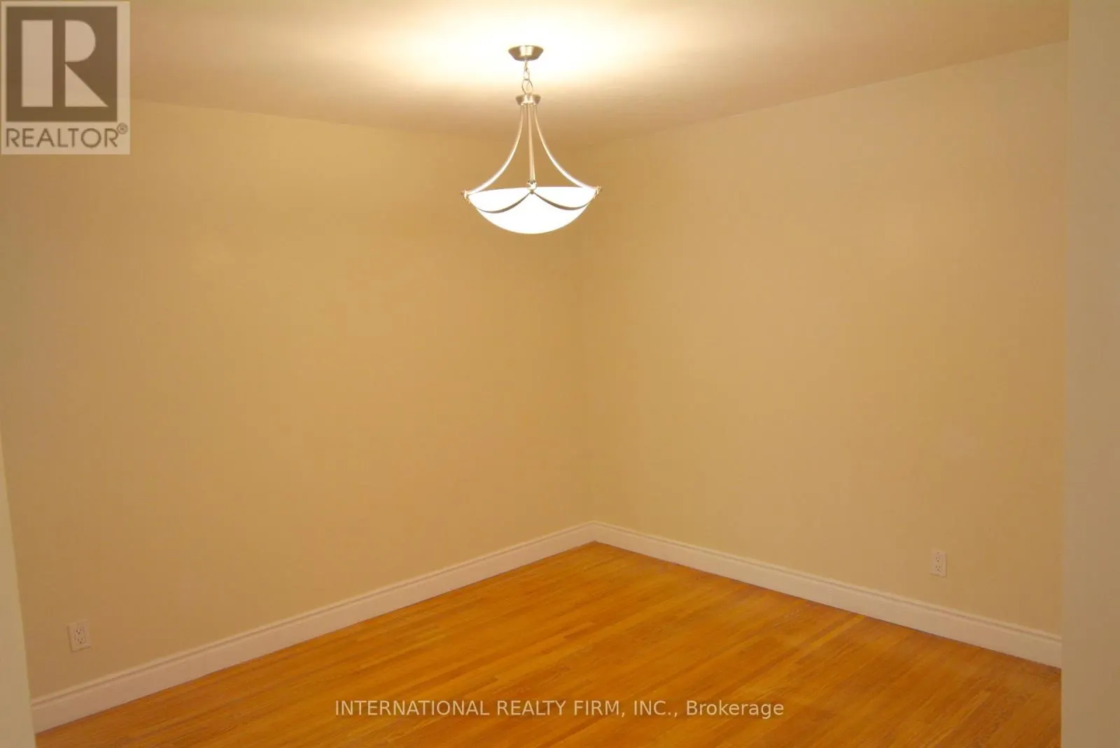 MAIN - 277 GLENFOREST ROAD