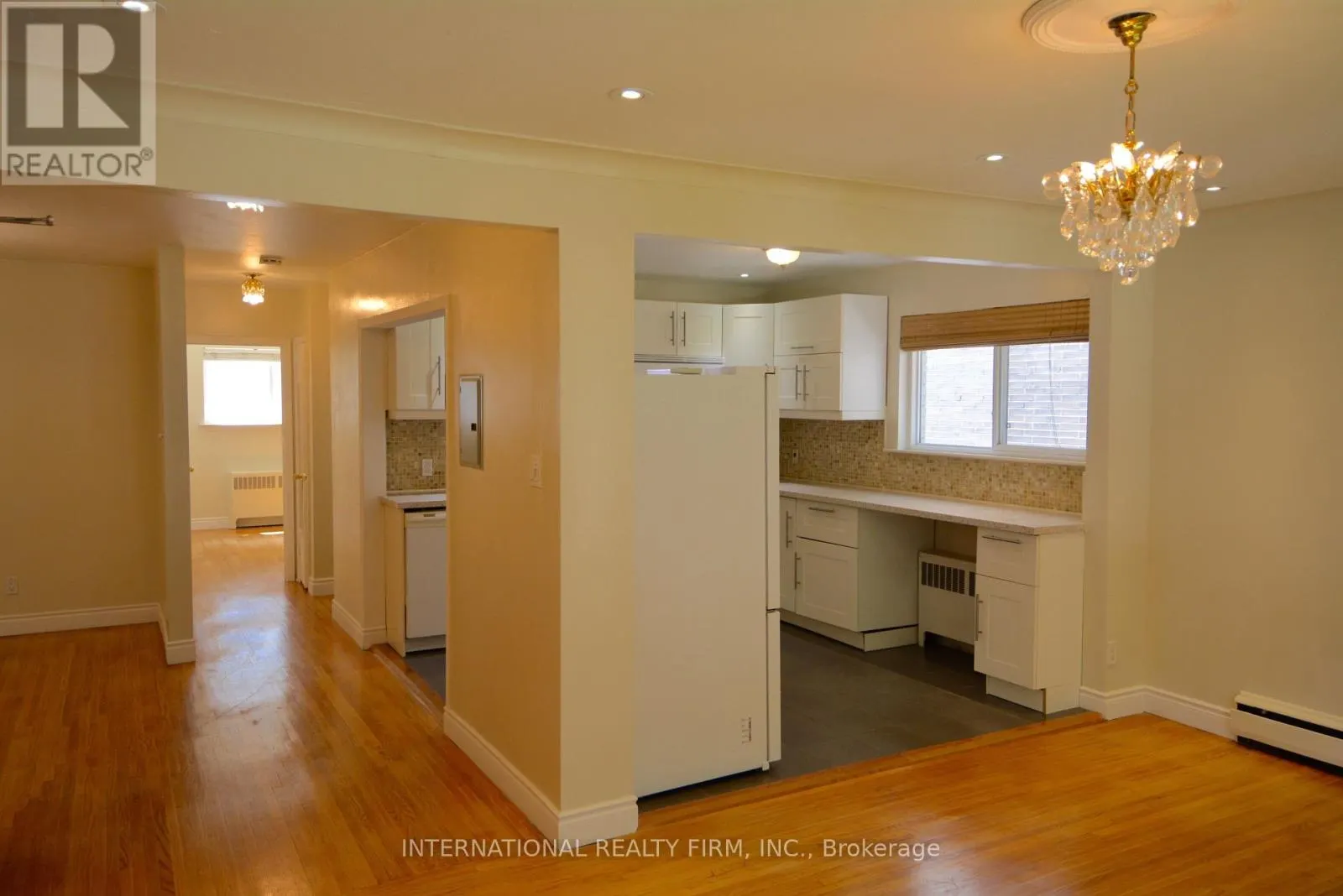 MAIN - 277 GLENFOREST ROAD