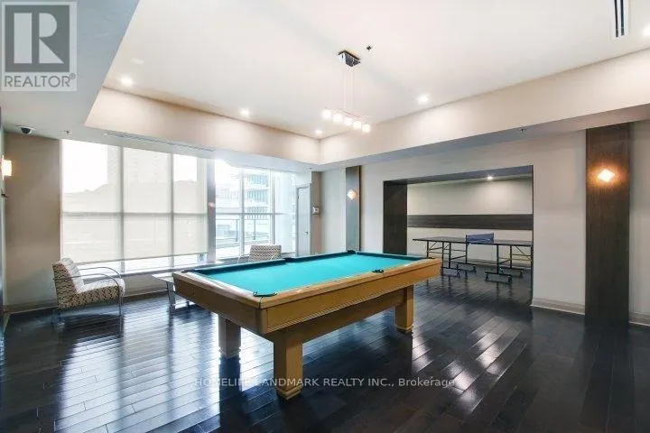 3813 - 33 BAY STREET