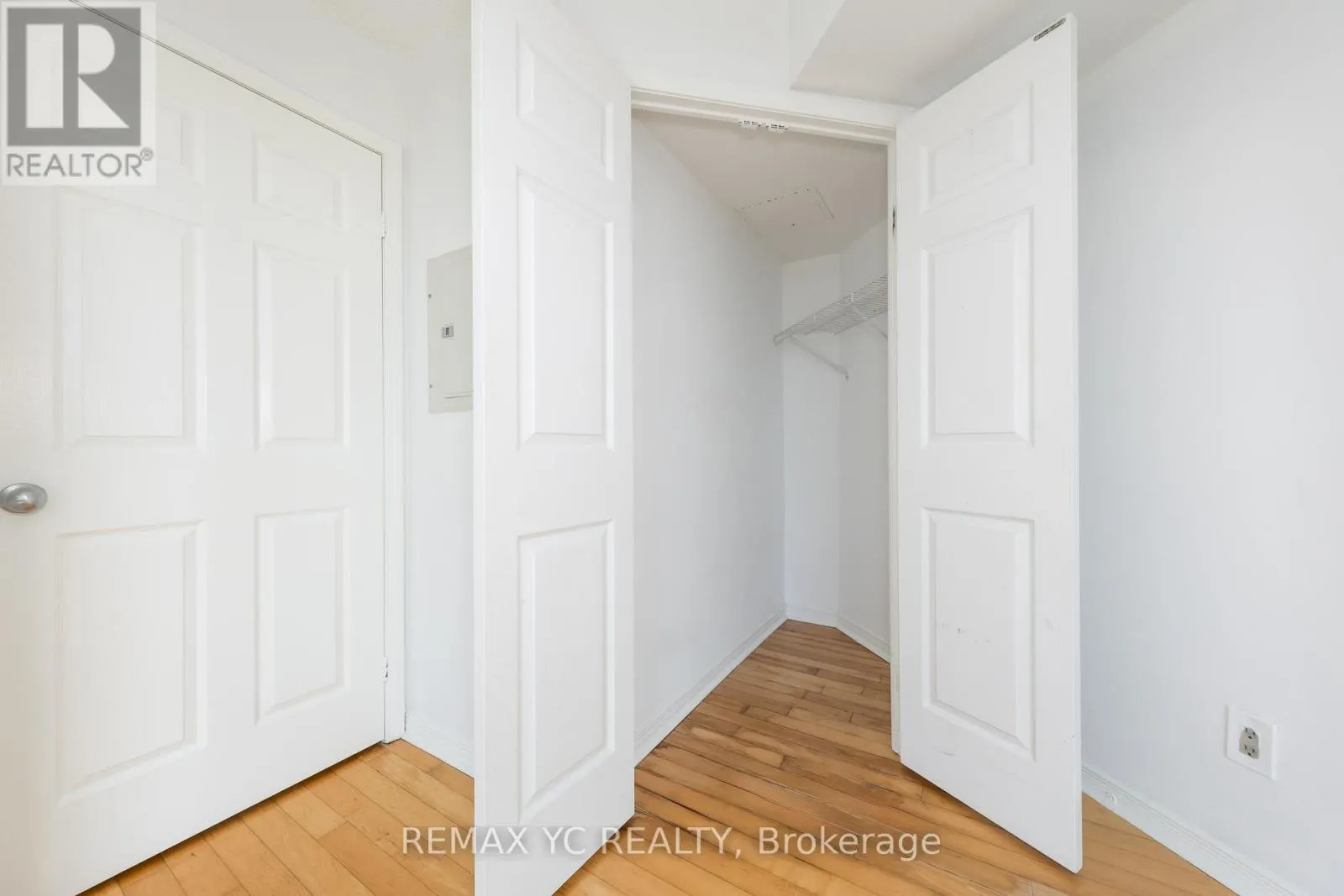 1605 - 28 HARRISON GARDEN BOULEVARD