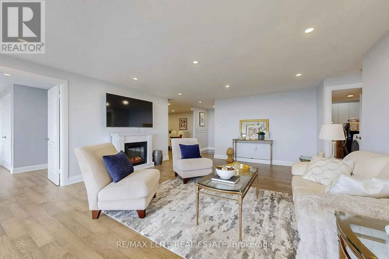 1707 - 65 SKYMARK DRIVE