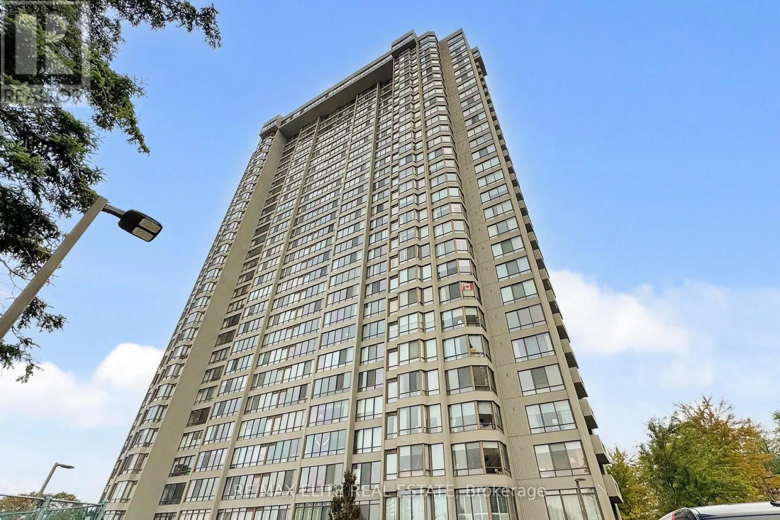 1707 - 65 SKYMARK DRIVE