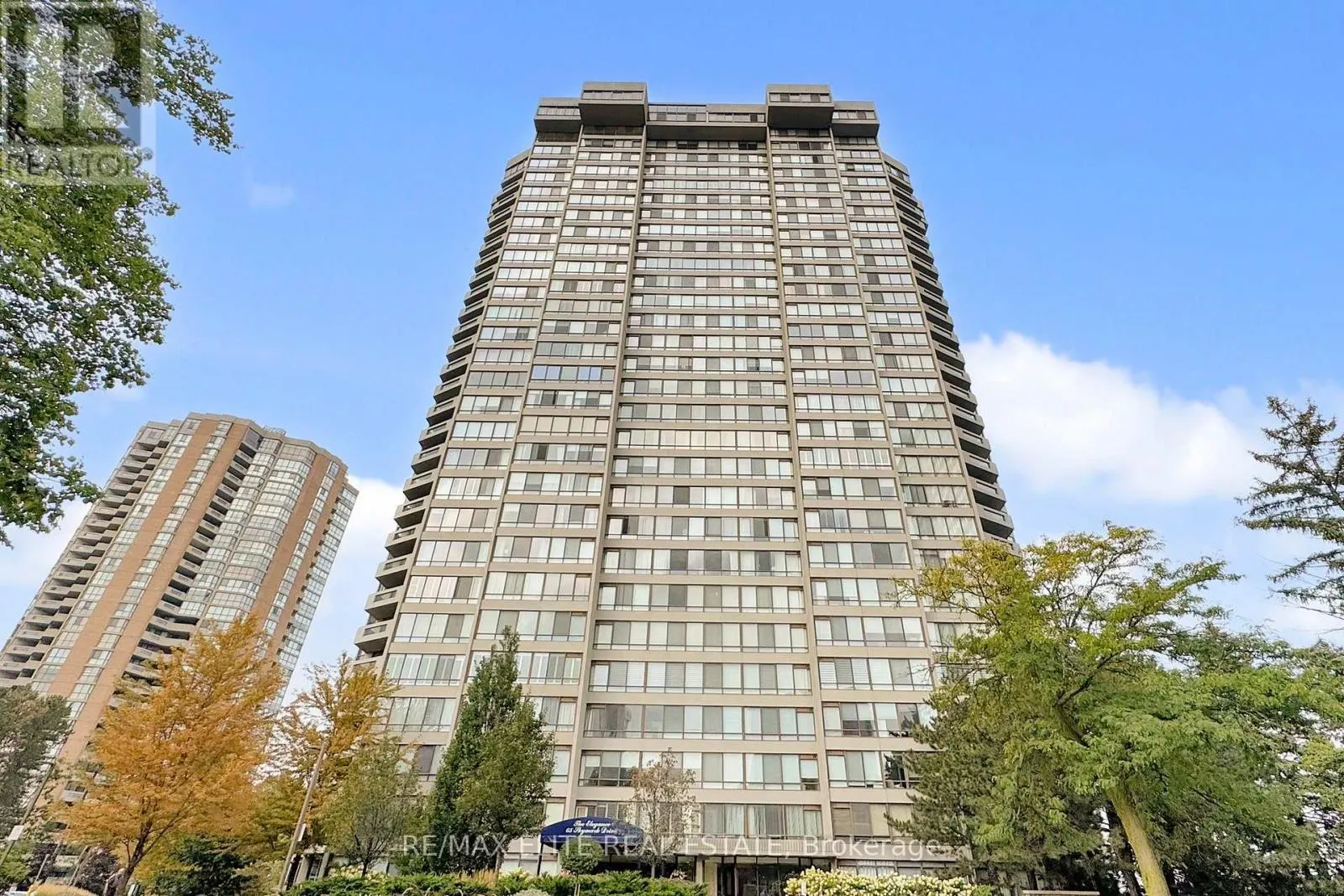 1707 - 65 SKYMARK DRIVE