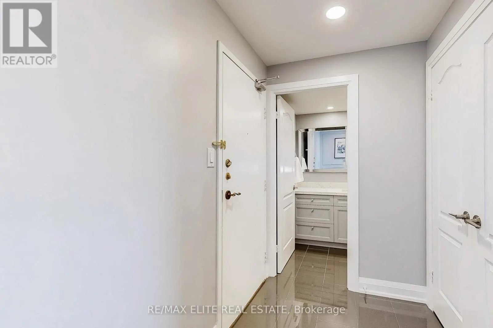 1707 - 65 SKYMARK DRIVE