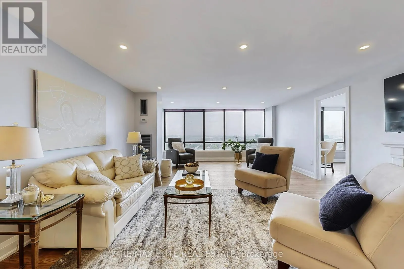 1707 - 65 SKYMARK DRIVE