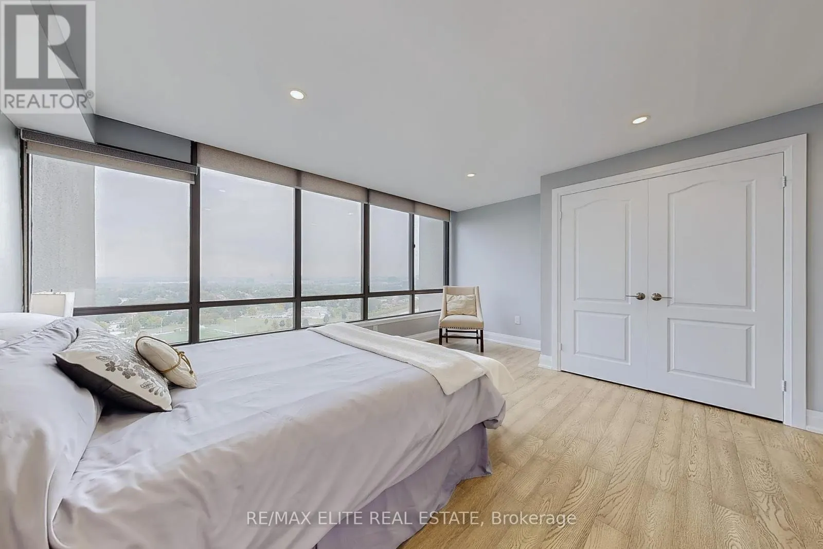 1707 - 65 SKYMARK DRIVE