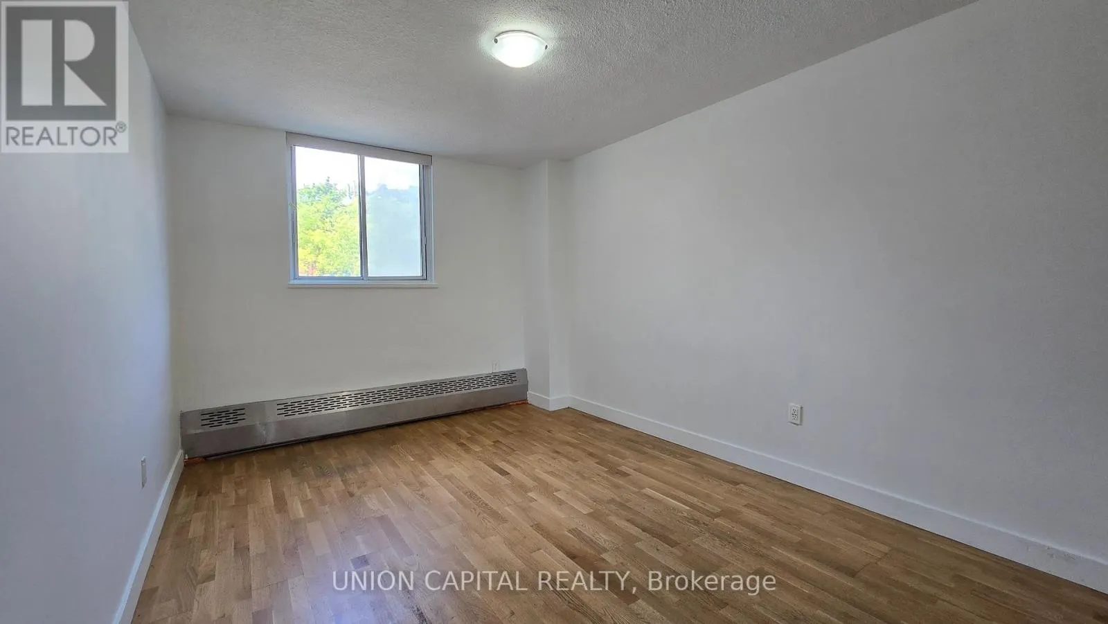 110 - 230 OAK STREET