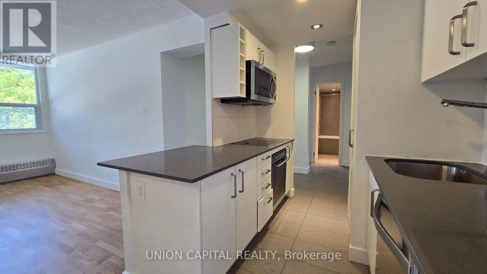 110 - 230 OAK STREET