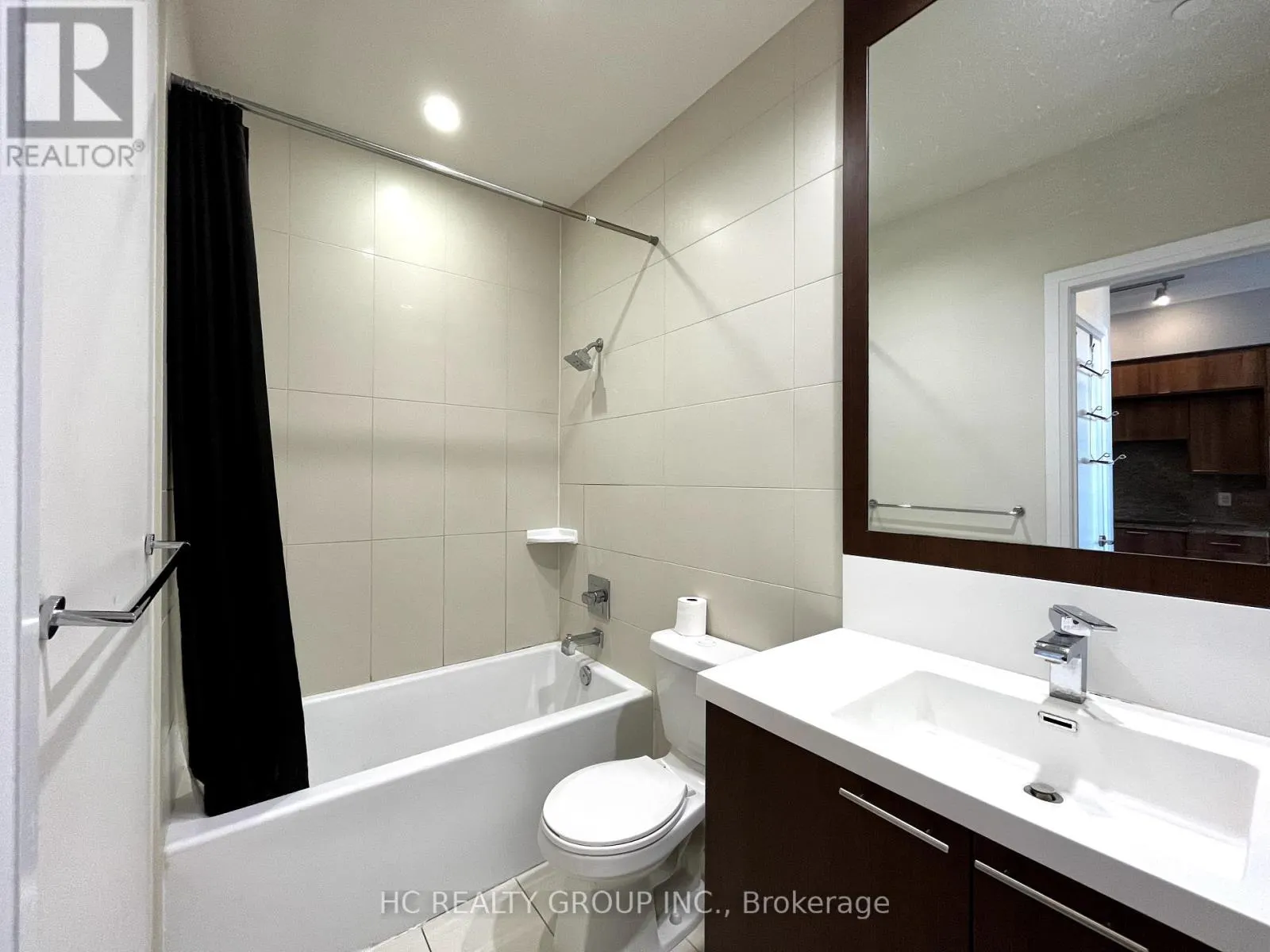 PH5 - 120 HARRISON GARDEN BOULEVARD