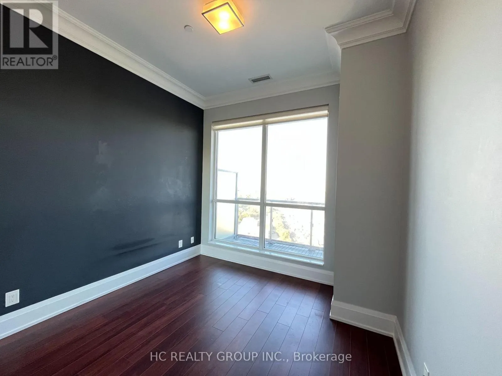 PH5 - 120 HARRISON GARDEN BOULEVARD