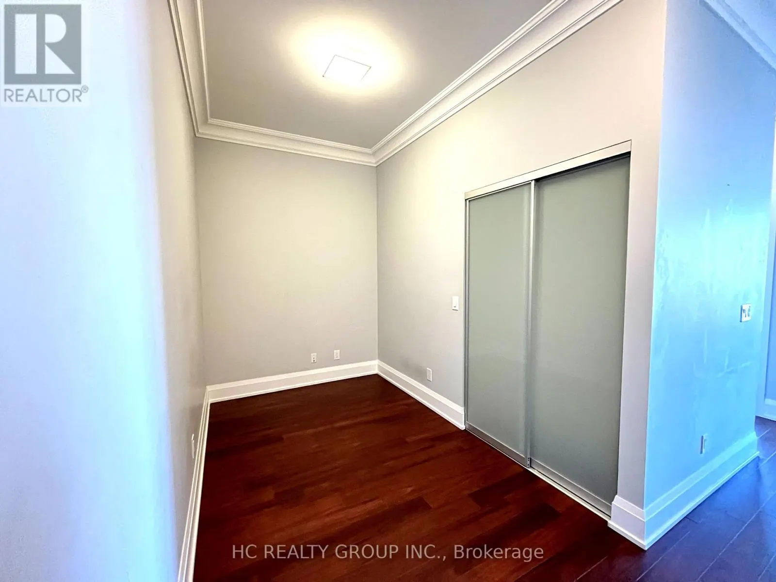PH5 - 120 HARRISON GARDEN BOULEVARD