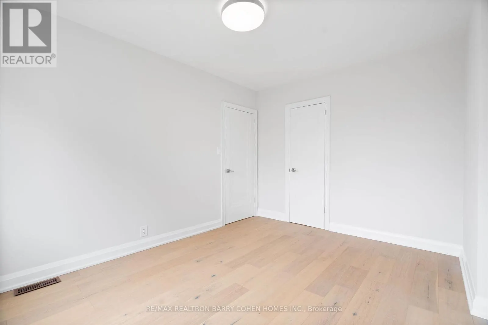 918 EGLINTON AVENUE E