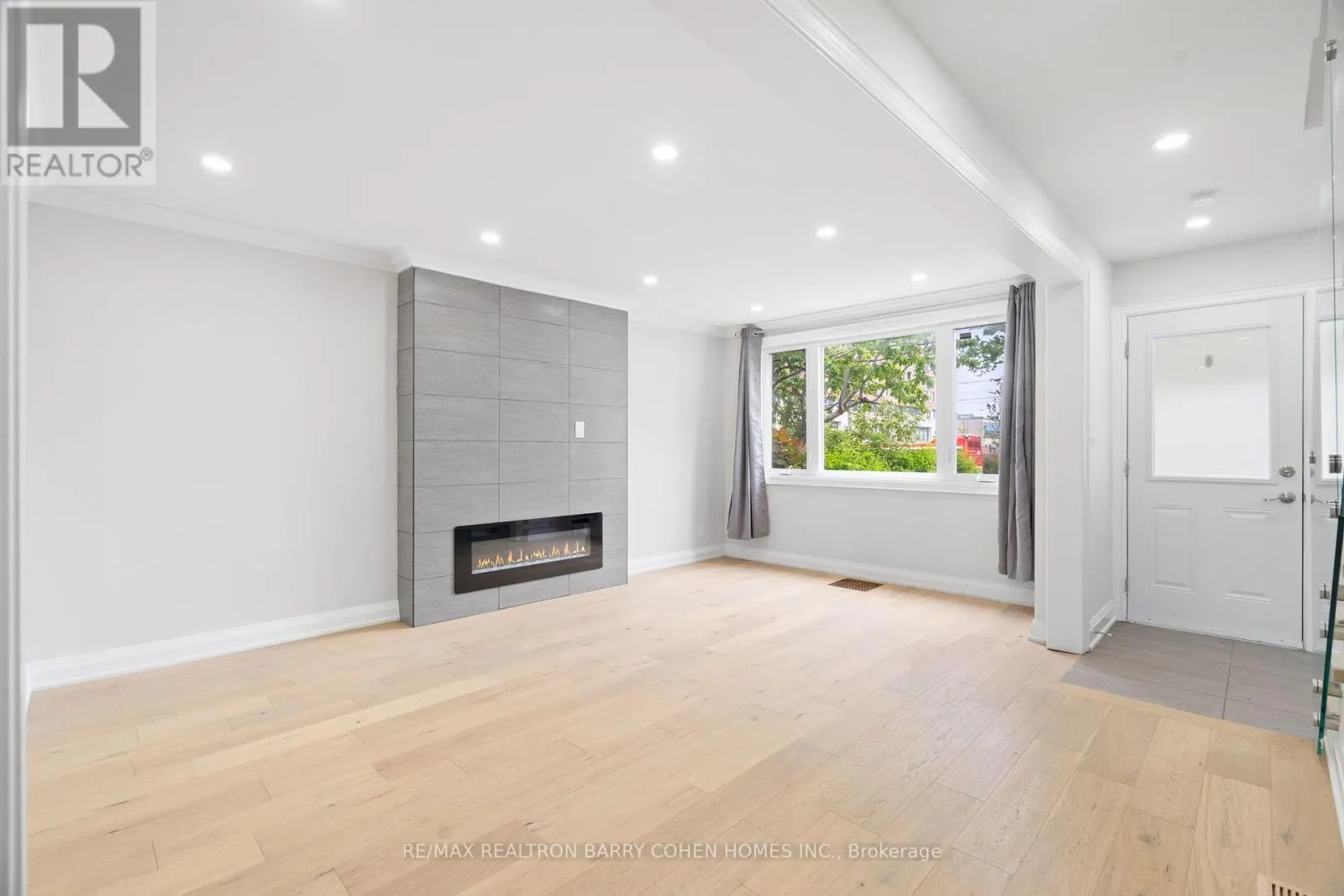 918 EGLINTON AVENUE E