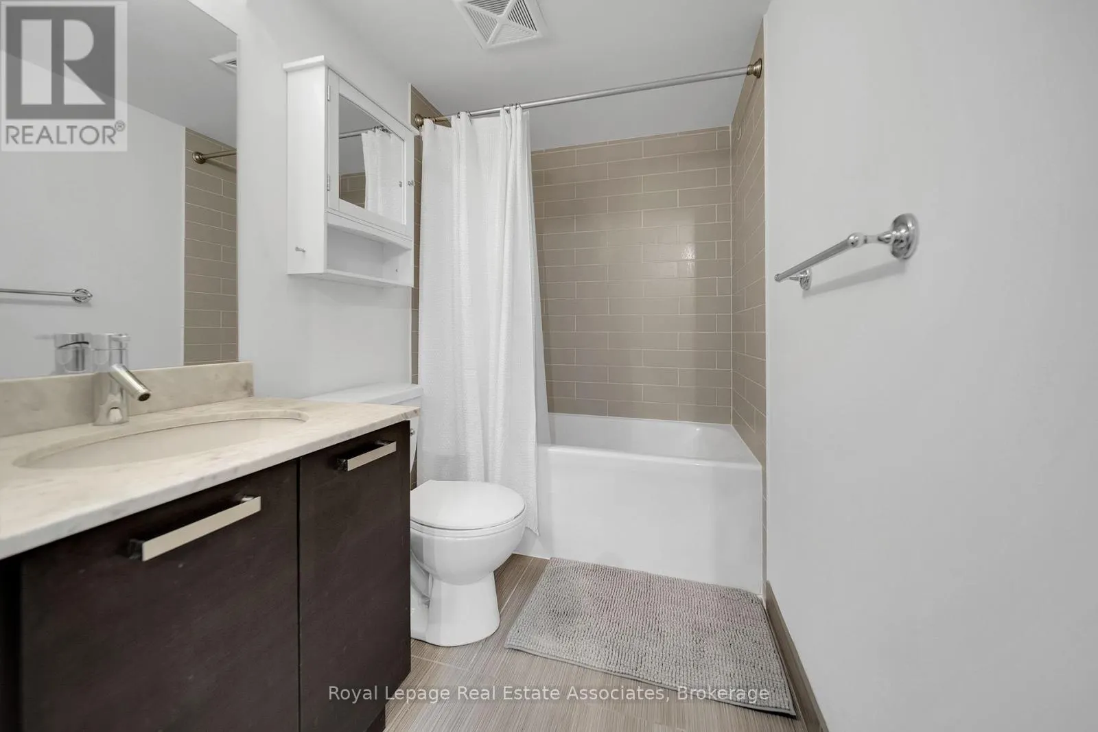 LPH01E - 36 LISGAR STREET