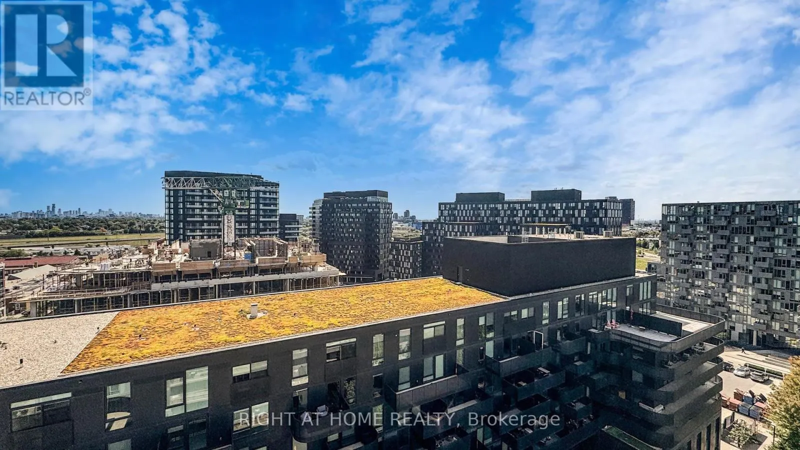 E1208 - 555 WILSON AVENUE