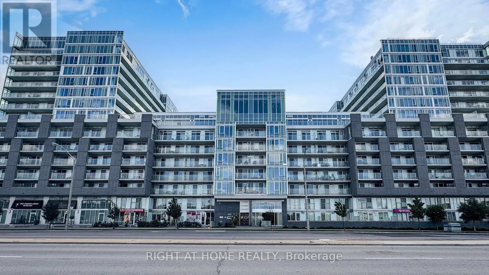 E1208 - 555 WILSON AVENUE