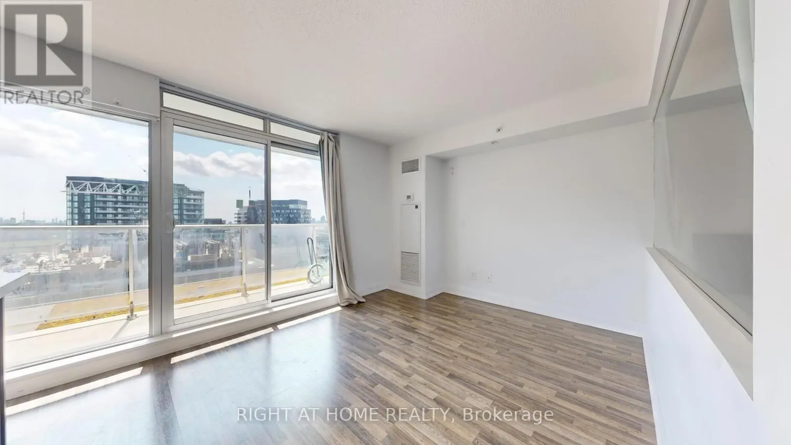E1208 - 555 WILSON AVENUE