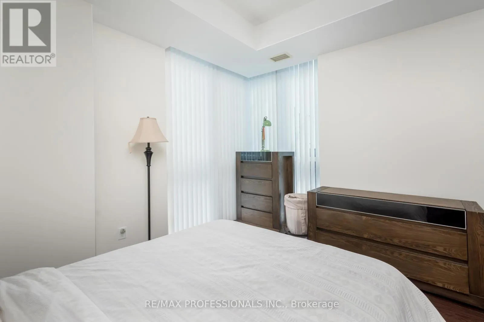 PH 305 - 4978 YONGE STREET