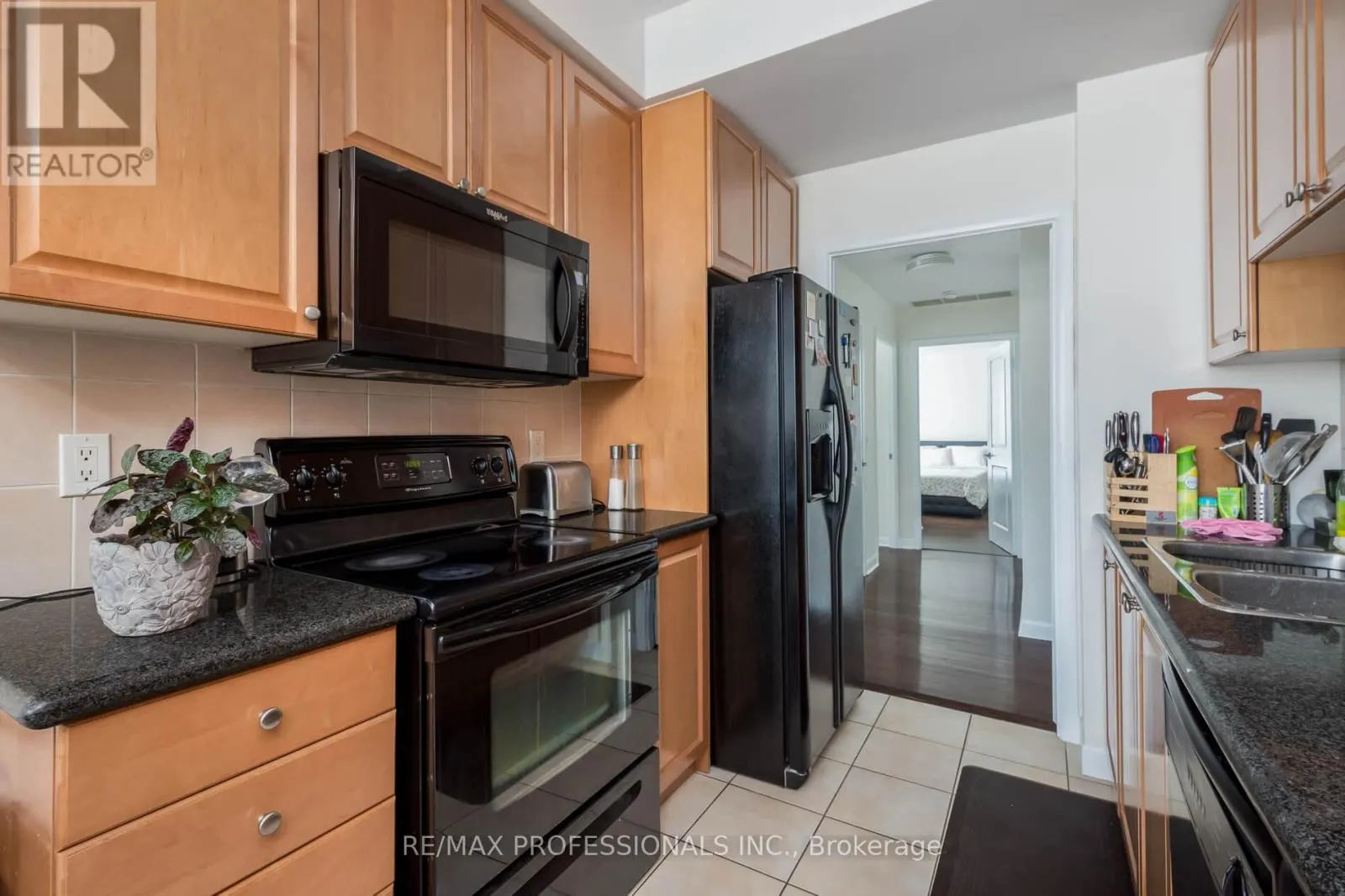 PH 305 - 4978 YONGE STREET