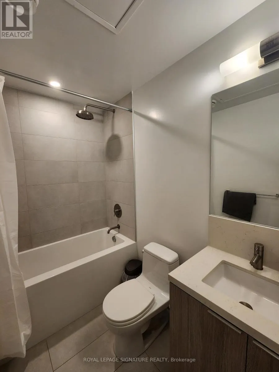 1112 - 2020 BATHURST STREET N