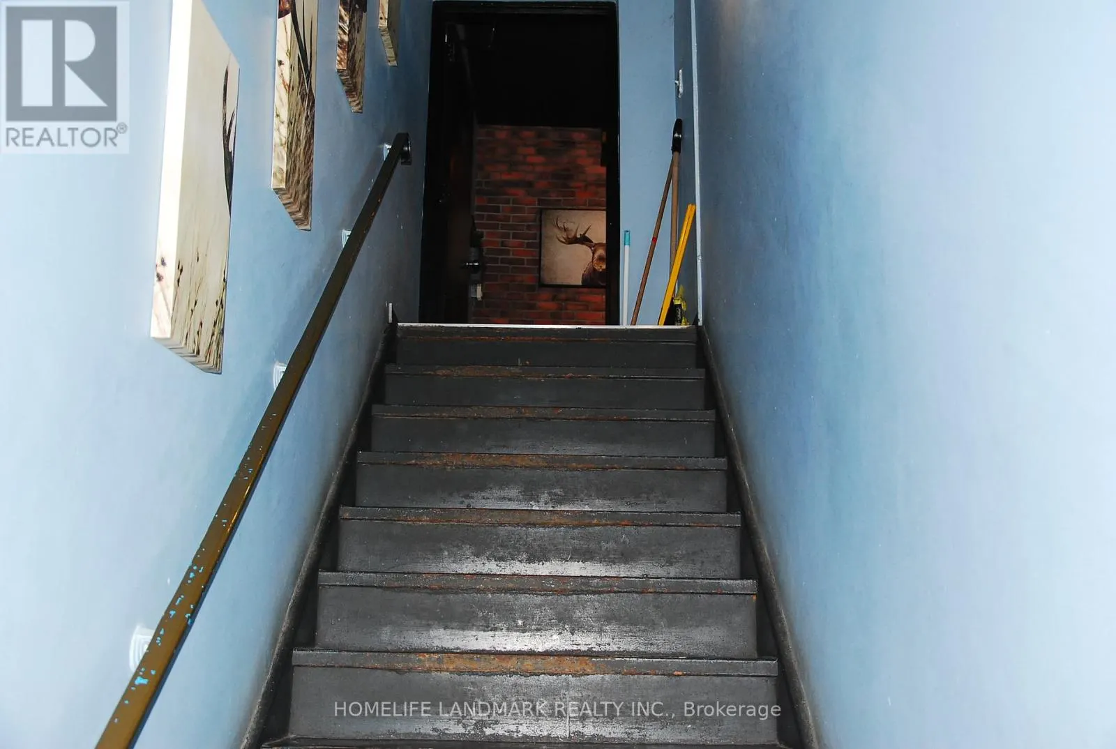 621 BLOOR STREET W