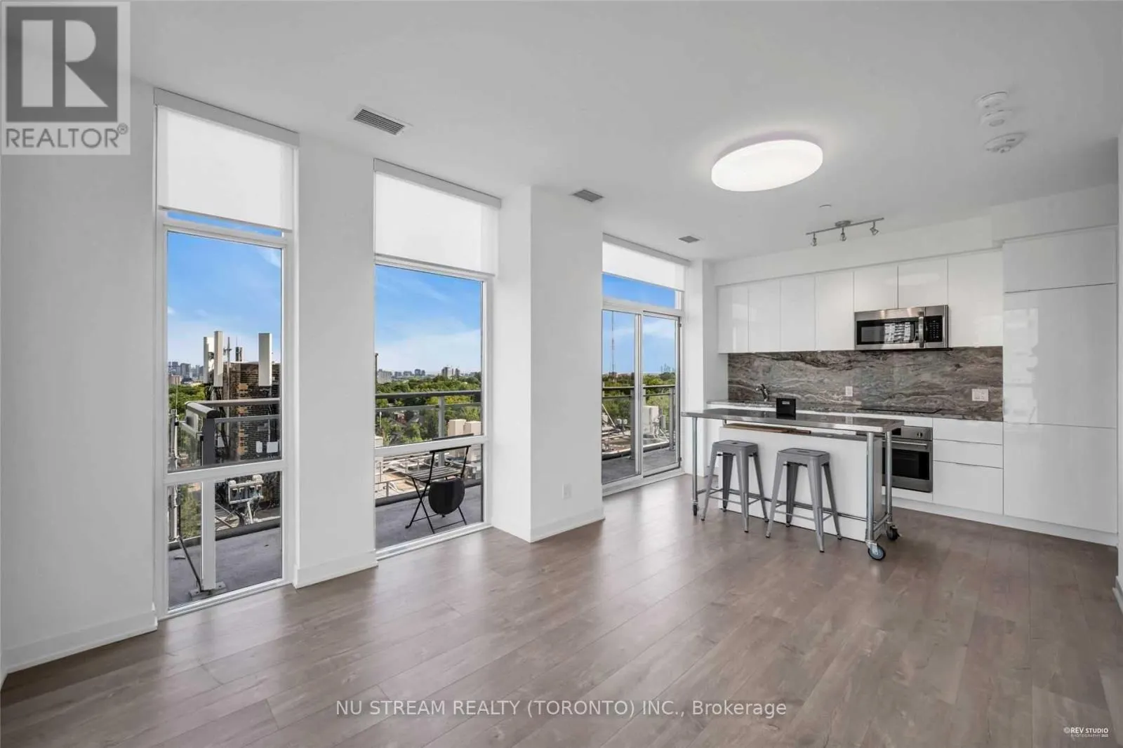 1107 - 223 ST CLAIR AVENUE W
