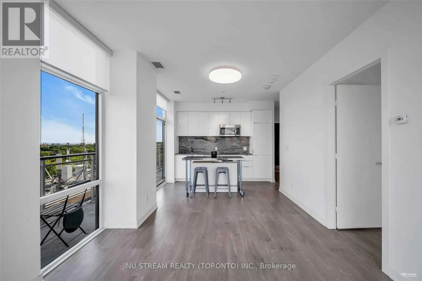1107 - 223 ST CLAIR AVENUE W