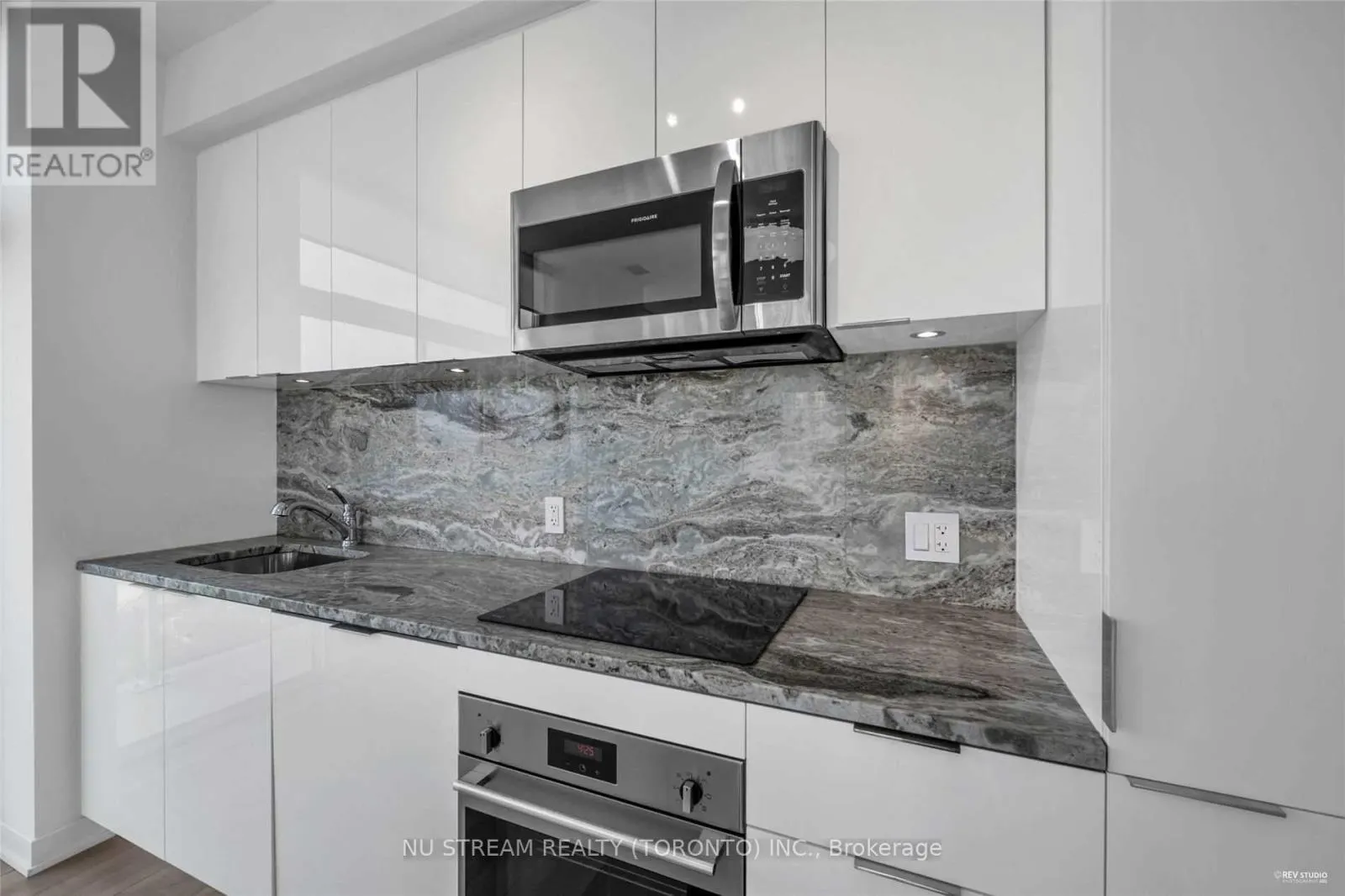 1107 - 223 ST CLAIR AVENUE W