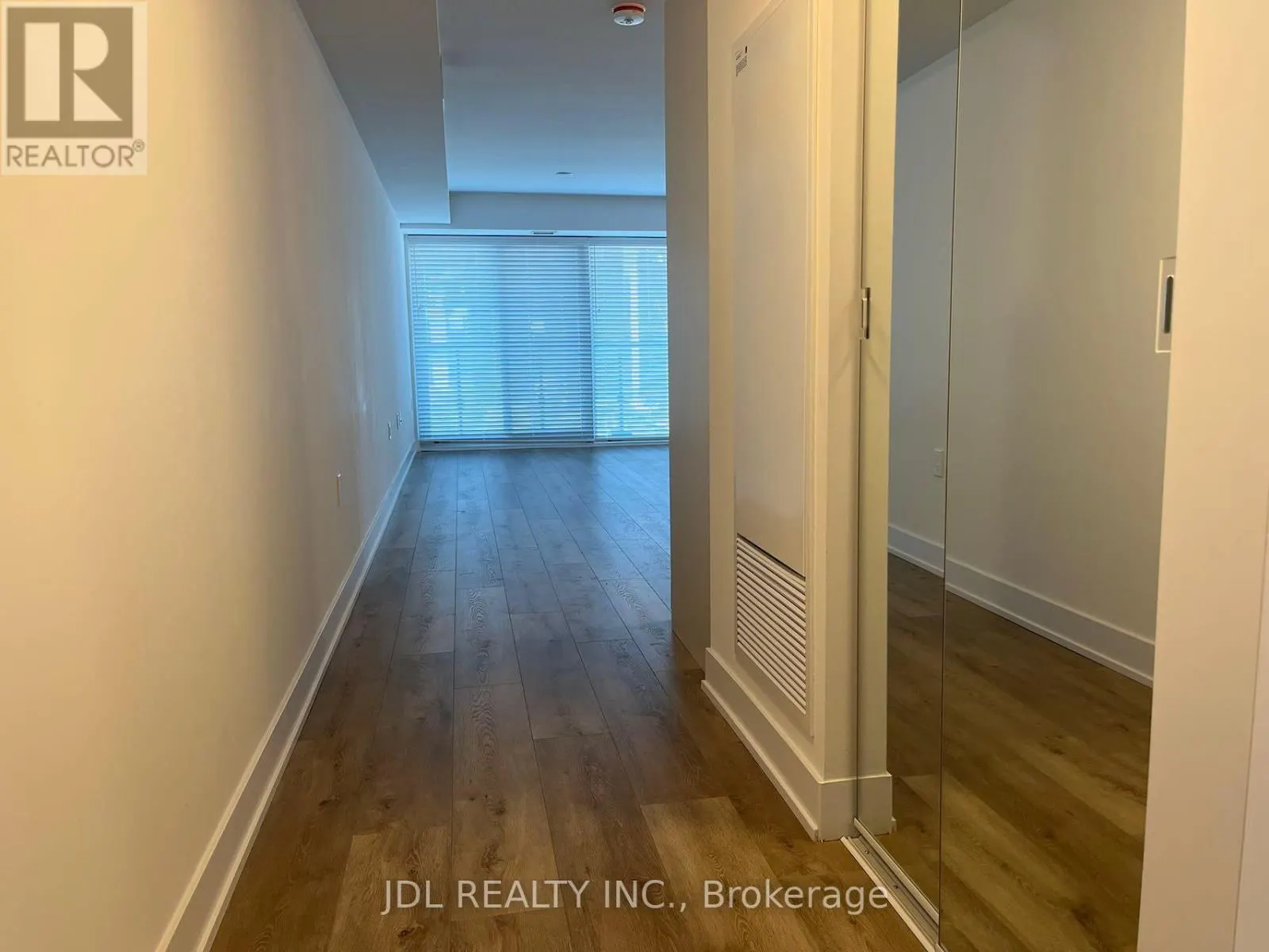 1102 - 575 BLOOR STREET E
