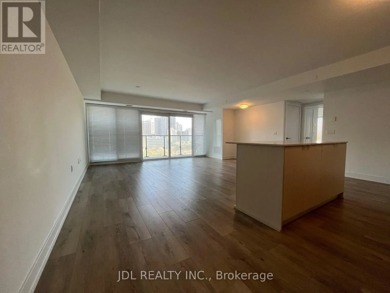 1102 - 575 BLOOR STREET E