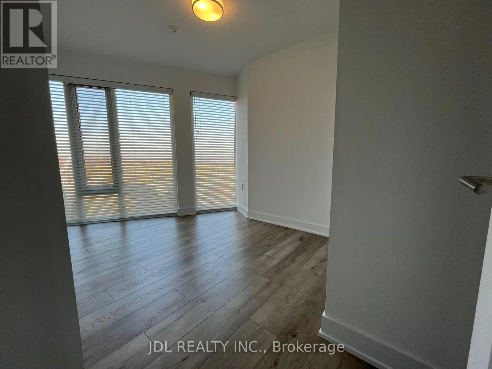 1102 - 575 BLOOR STREET E