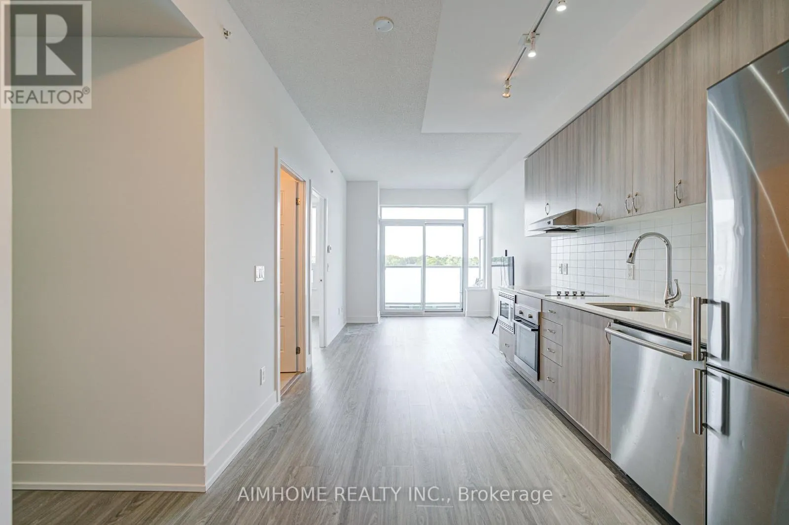 321 - 7 KENASTON GARDEN