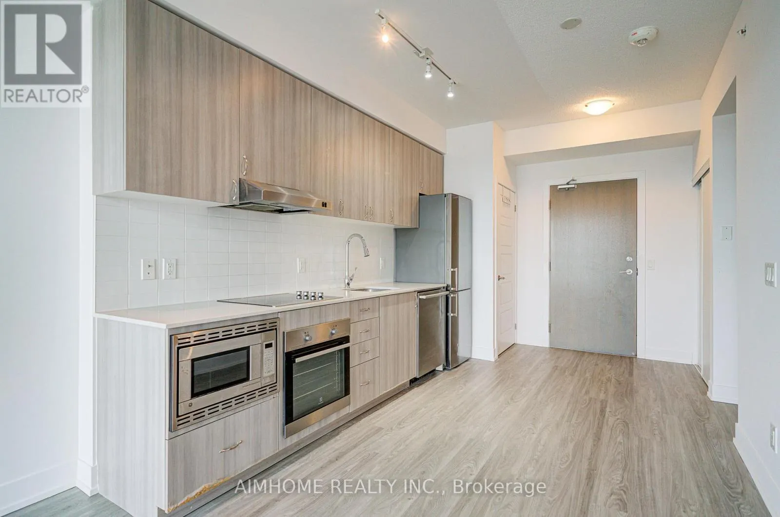 321 - 7 KENASTON GARDEN