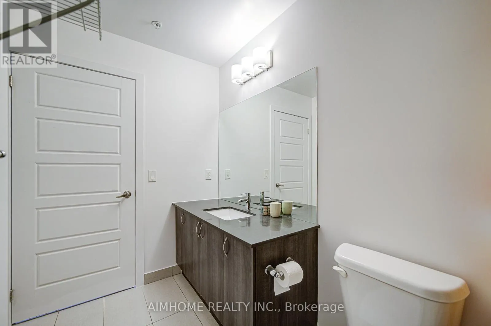 321 - 7 KENASTON GARDEN